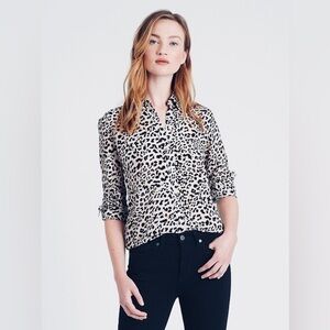 Banana Republic | Dillon Classic Fit
Shirt Leopard Print Size Large